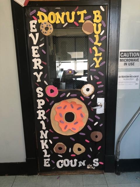 Do Nut be a bully, sprinkle good thoughts door decor